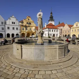 Pelhřimov chce na náměstí více stromů, zeleně i odpočinkových míst