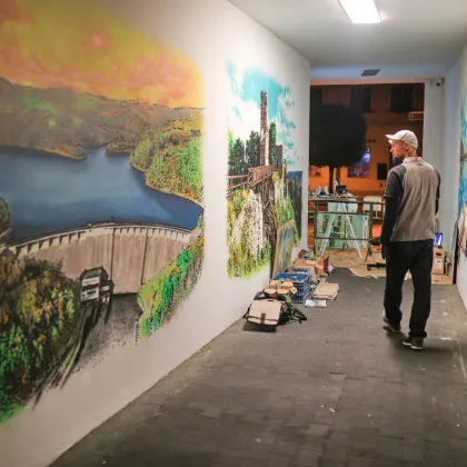 Bystřice nad Pernštejnem má nové parkoviště i graffiti